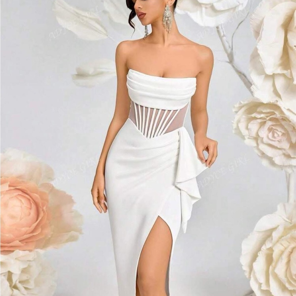 Elegant White Strapless Dress